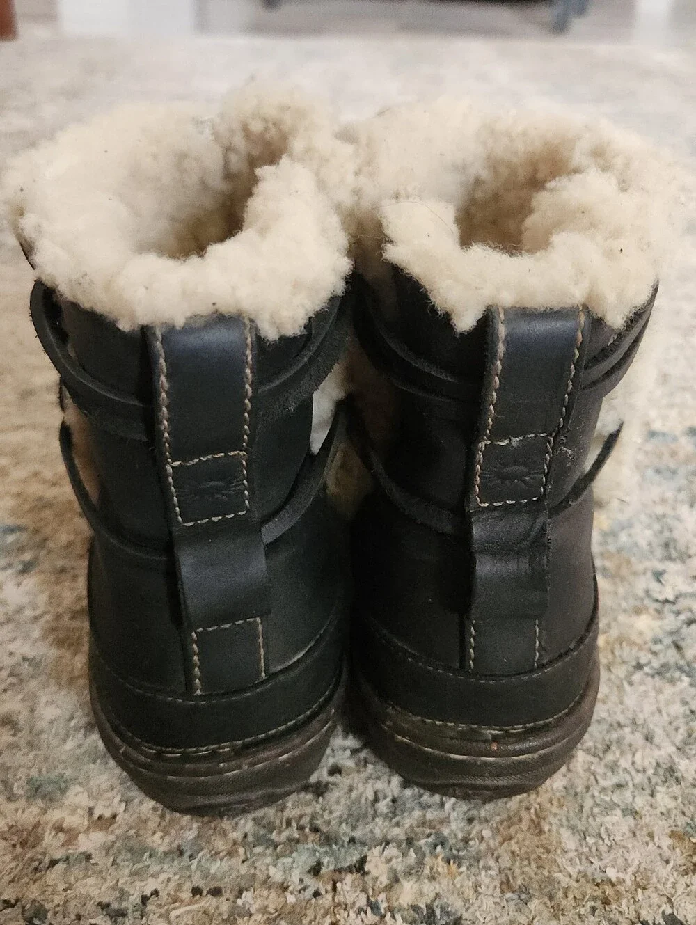 UGG Australia Cove Black Leather Winter Ankle Boots Lacing Warm Comfort 8